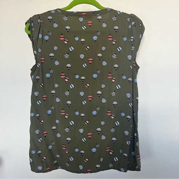 Erin Blair Sleeveless Top with hot air balloons print - Picture 4 of 4